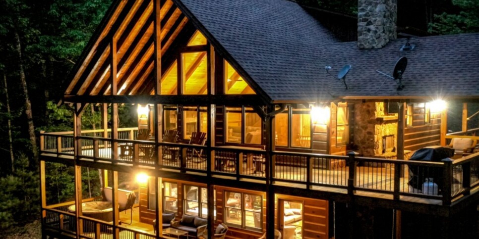 Cherry Log Cabin - The Lost Shepherd - Exterior