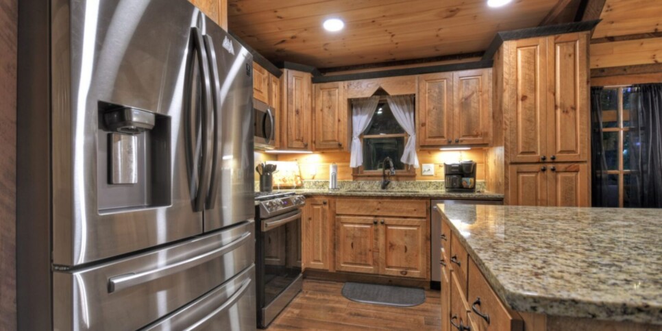 Cherry Log Cabin - The Lost Shepherd - Kitchen