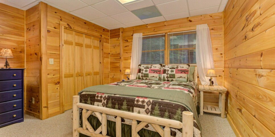 Blue Ridge - Family Time Cabin - Bedroom