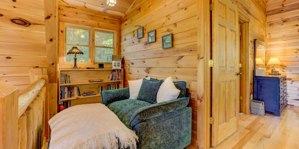 Blue Ridge - Family Time Cabin - Rec Room