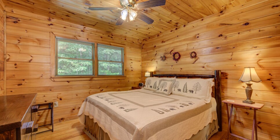 Blue Ridge Cabin - Sunrise Splendor - Bedroom