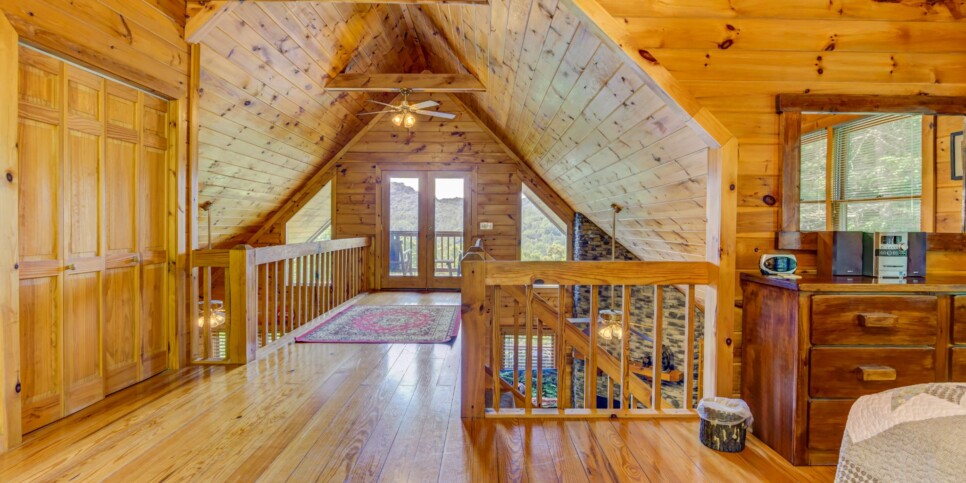 Blue Ridge Cabin - Sunrise Splendor - Bedroom