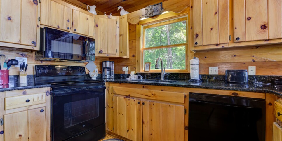 Blue Ridge Cabin - Sunrise Splendor - Kitchen