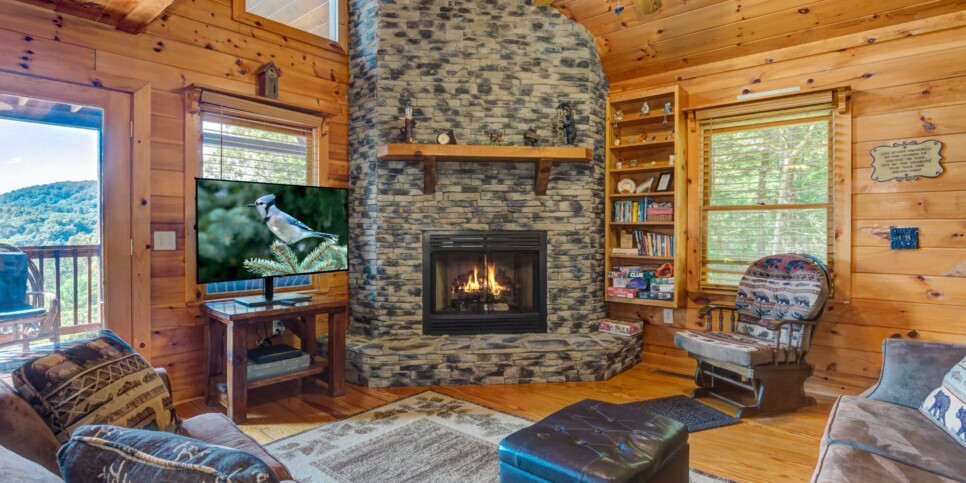 Blue Ridge Cabin - Sunrise Splendor - Living Room