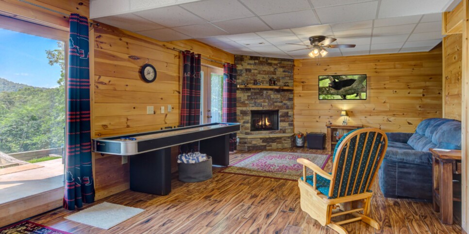 Blue Ridge Cabin - Sunrise Splendor - Rec Room