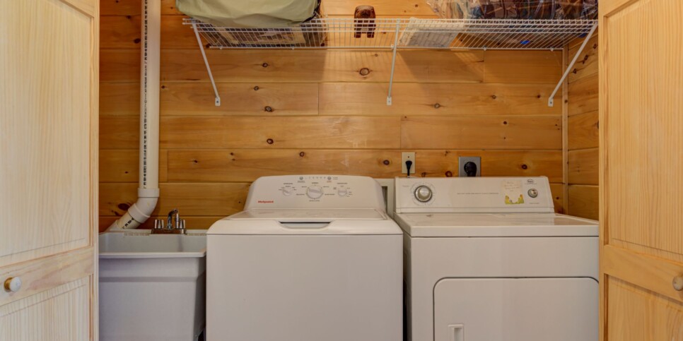 Blue Ridge Cabin - Sunrise Splendor - Bathroom