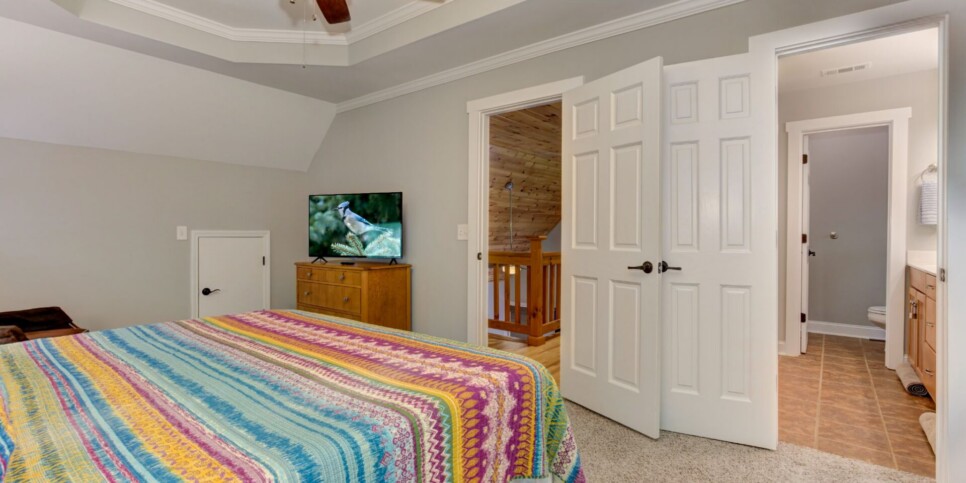 Big Canoe Cabin - Woodland Wonder - Bedroom