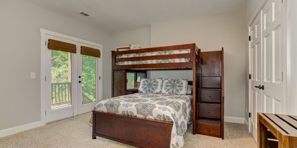 Big Canoe Cabin - Woodland Wonder - Bedroom