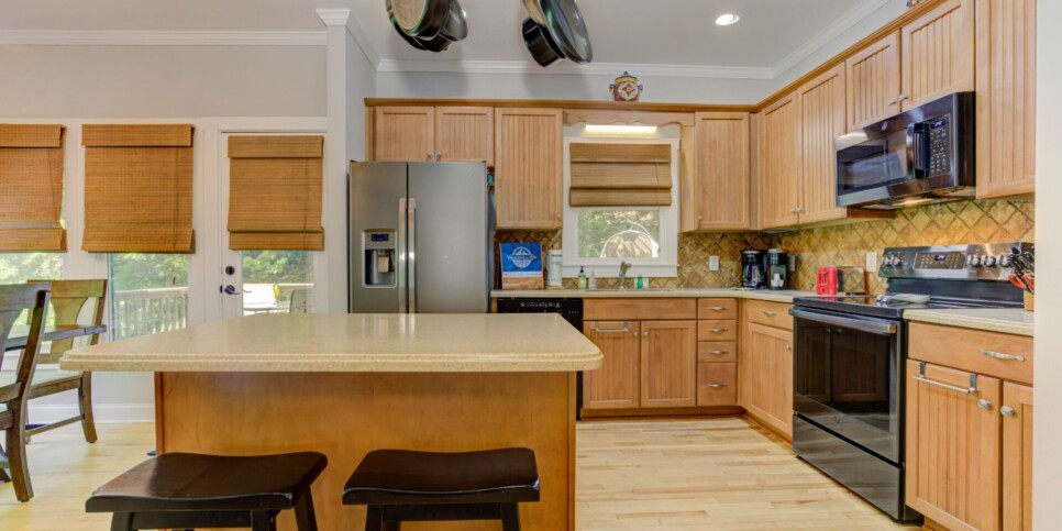 Big Canoe Cabin - Woodland Wonder - Kitchen