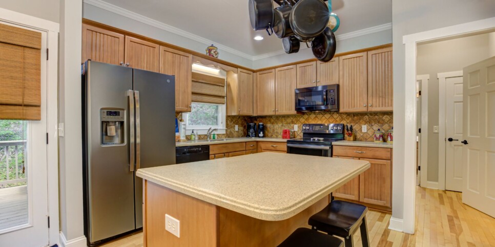 Big Canoe Cabin - Woodland Wonder - Kitchen