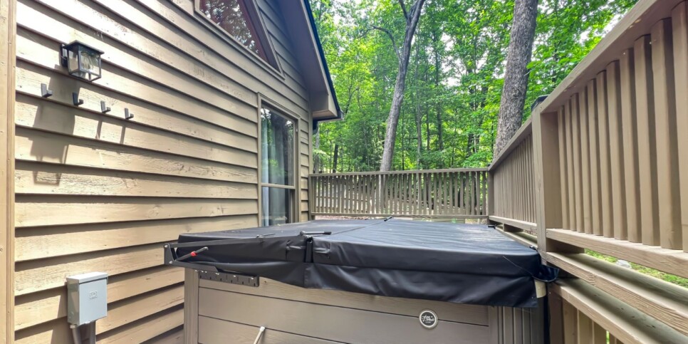 Big Canoe - Wandering Creek - Exteriror