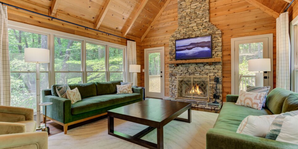 Big Canoe - Wandering Creek - Living Room