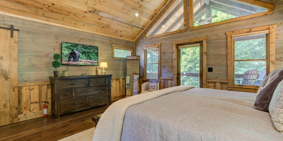 Blue Ridge - Little Creek Cabin - Bedroom