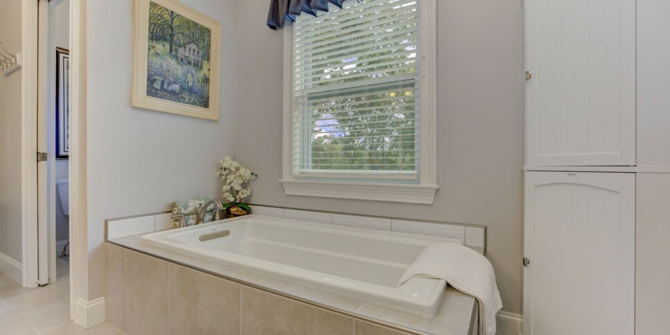 Jasper-The Winchester House-Bathroom