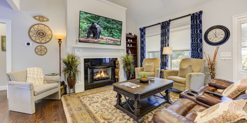 Jasper-The Winchester House-Living Room