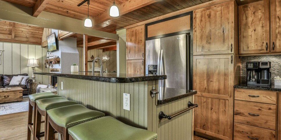 Big Canoe - Good Times - Kitchen