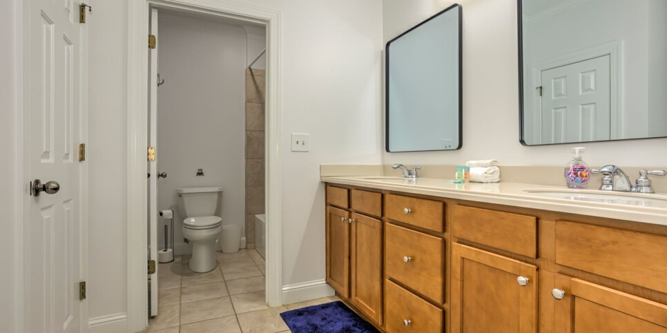 Big Canoe - Mountain Grove Lodge - Bathroom