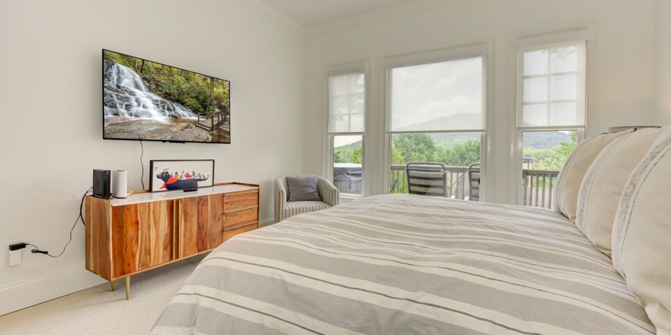 Big Canoe - Mountain Grove Lodge - Bedroom