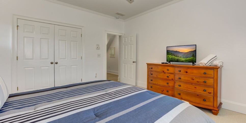 Big Canoe - Mountain Grove Lodge - Bedroom