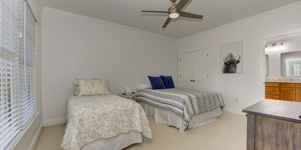 Big Canoe - Mountain Grove Lodge - Bedroom