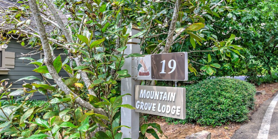 Big Canoe - Mountain Grove Lodge - Exterior