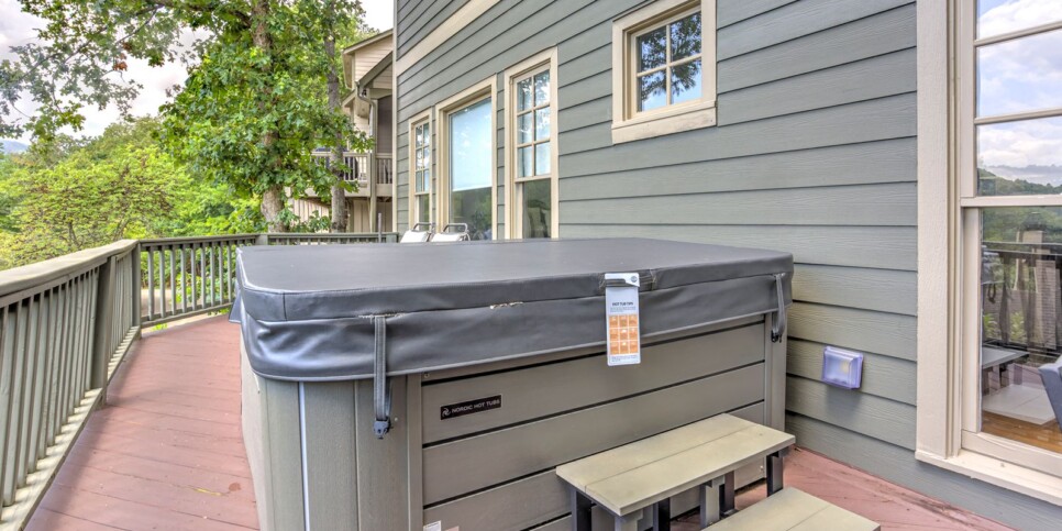 Big Canoe - Mountain Grove Lodge - Exterior