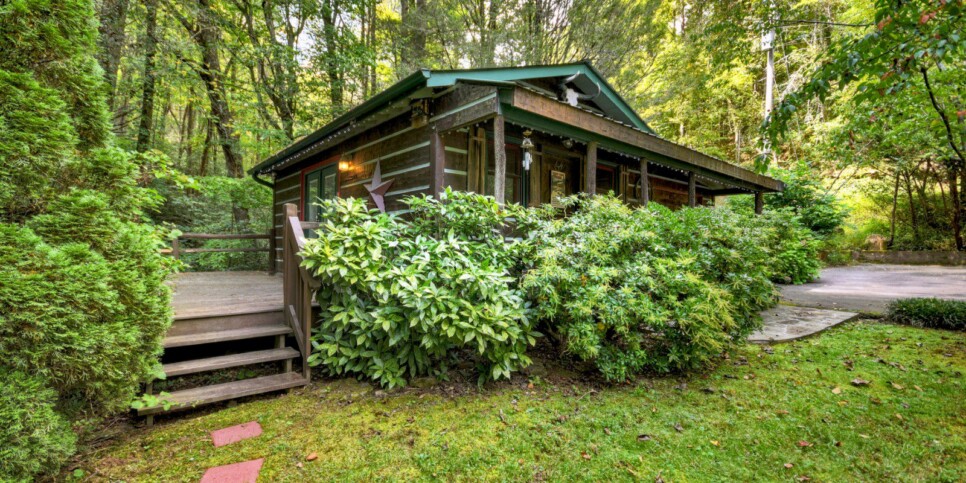 blue-ridge-cabins-cowboy-cabin-exterior