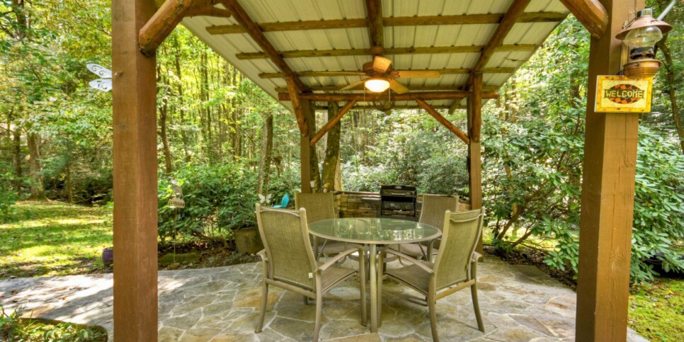 blue-ridge-cabins-cowboy-cabin-exterior