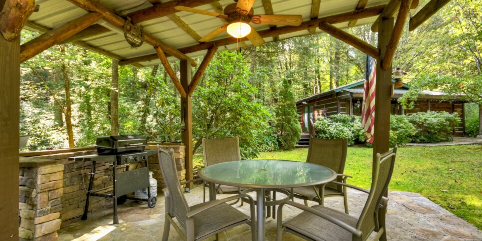 blue-ridge-cabins-cowboy-cabin-exterior