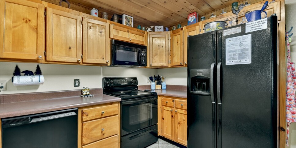 blue-ridge-cabins-cowboy-cabin-kitchen