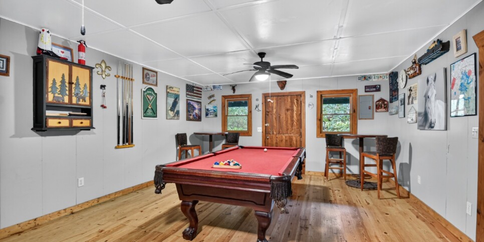 blue-ridge-cabins-cowboy-cabin-rec-room