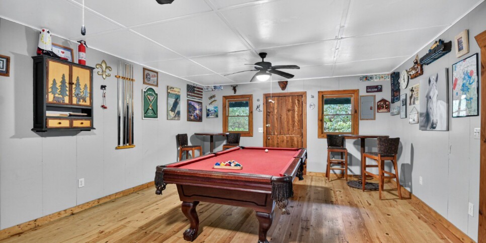 blue-ridge-cabins-cowboy-cabin-rec-room