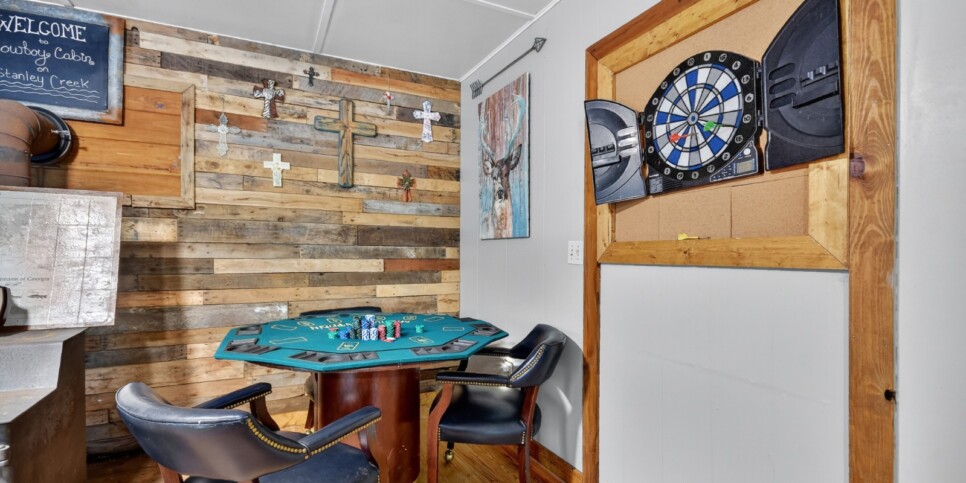 blue-ridge-cabins-cowboy-cabin-rec-room