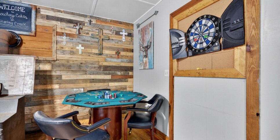 blue-ridge-cabins-cowboy-cabin-rec-room