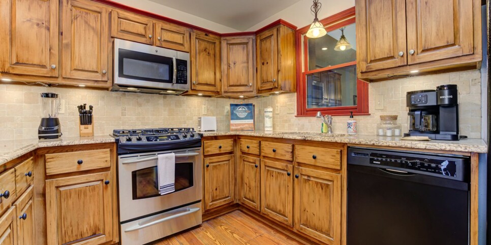 Big Canoe - Casa Bella - Kitchen