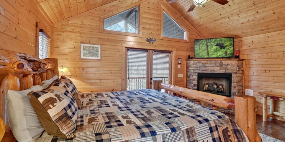 Blue Ridge Astounding River View Bedroom