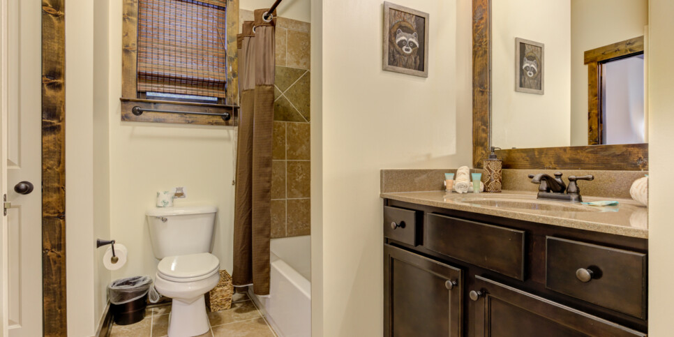Big-Canoe-Choctaw-Getaway-bathroom