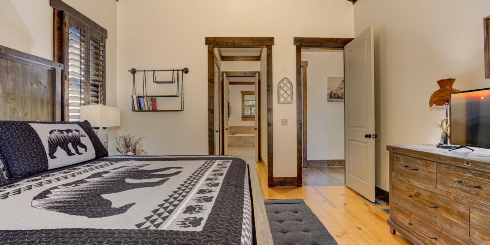 Big-Canoe-Choctaw-Getaway-bedroom