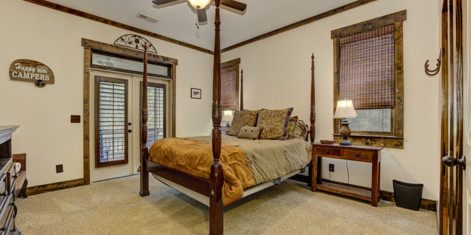 Big-Canoe-Choctaw-Getaway-bedroom