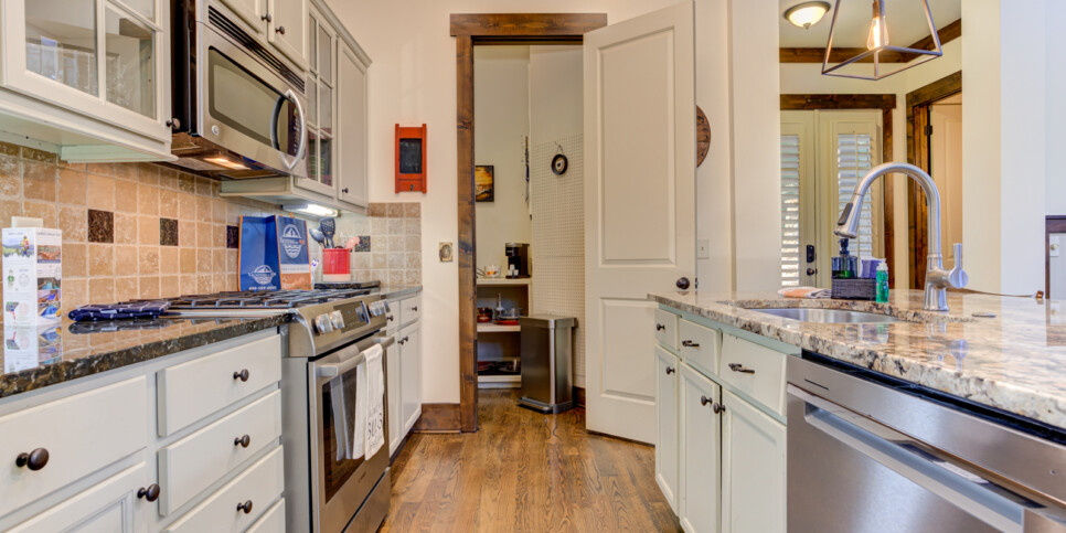 Big-Canoe-Choctaw-Getaway-kitchen