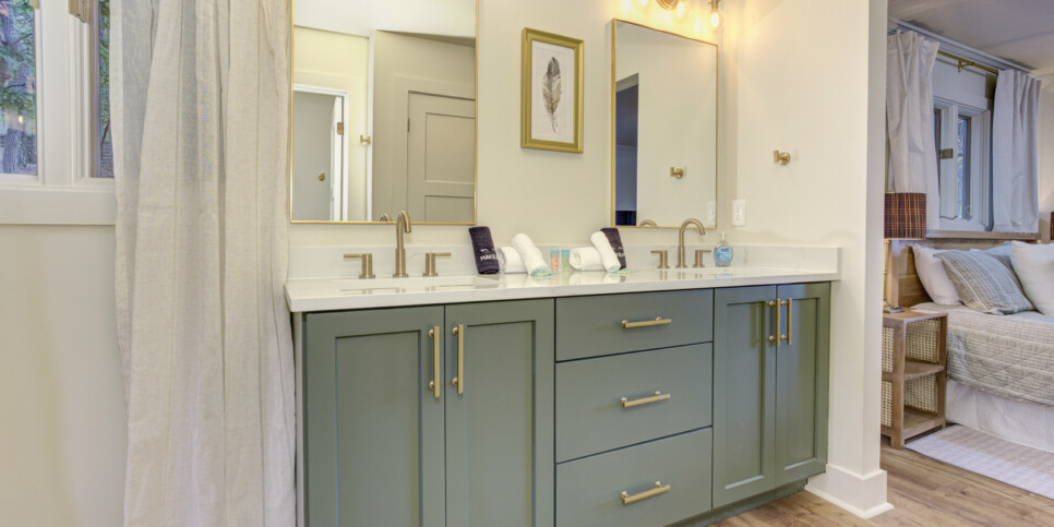 big-canoe-serenitys-edge-bathroom