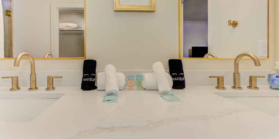 big-canoe-serenitys-edge-bathroom