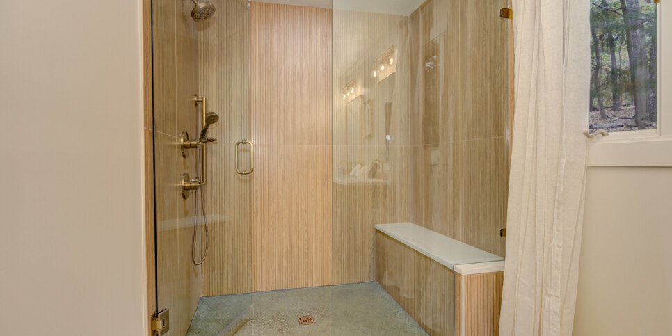 big-canoe-serenitys-edge-bathroom