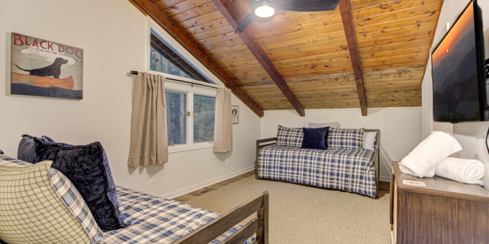 big-canoe-serenitys-edge-bedroom