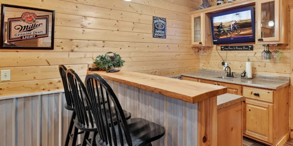 Blue Ridge Astounding River View Rec Room