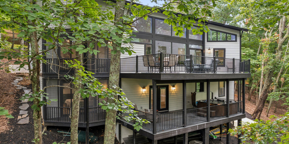 Bent Tree Luxe Bear Lodge Exterior