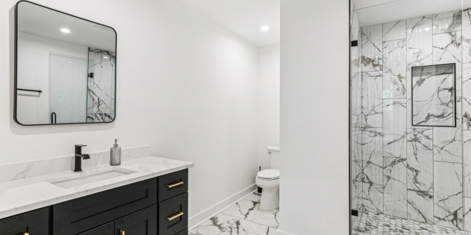 Bent Tree Luxury Bear Lodge Bathroom