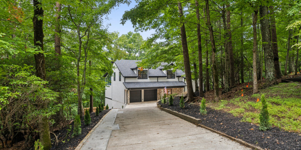 Bent Tree Luxury Bear Lodge Exterior