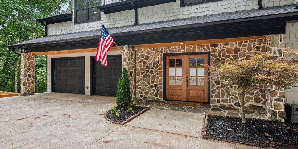 Bent Tree Luxury Bear Lodge Exterior