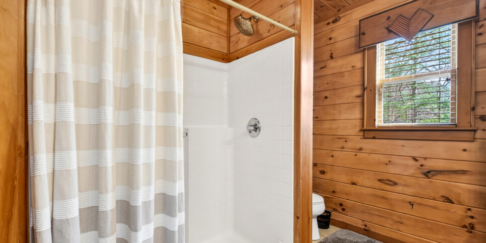 blue ridge kick aska lodge bedroom